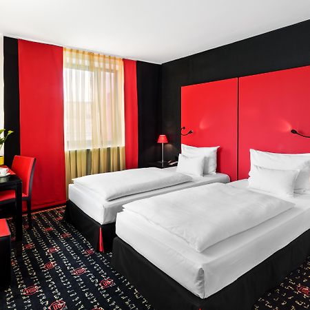 Vienna House Easy By Wyndham Pilsen Hotell Exteriör bild