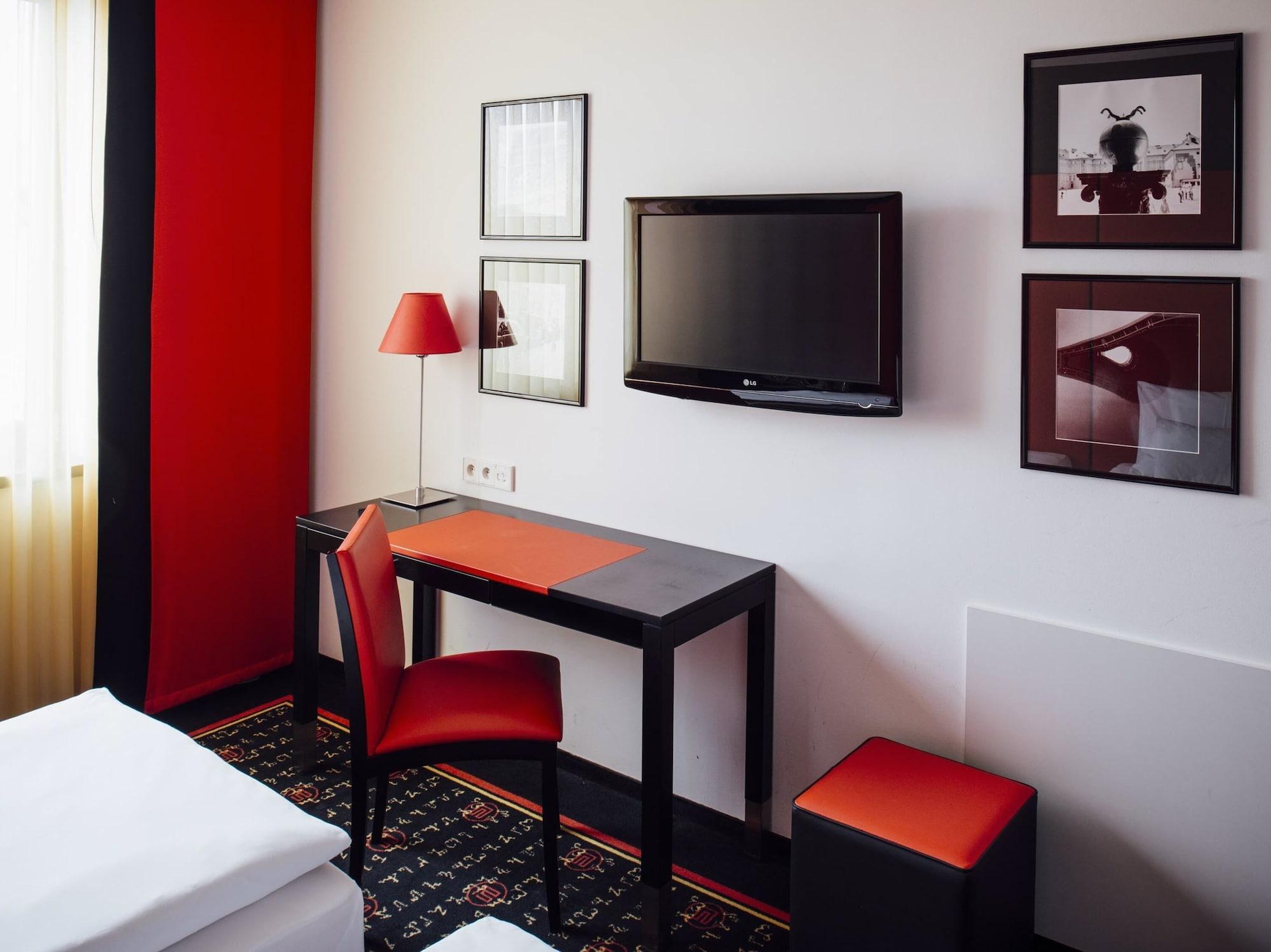 Vienna House Easy By Wyndham Pilsen Hotell Exteriör bild