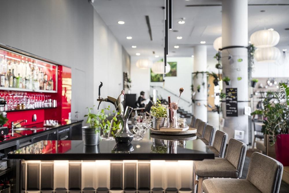 Vienna House Easy By Wyndham Pilsen Hotell Exteriör bild