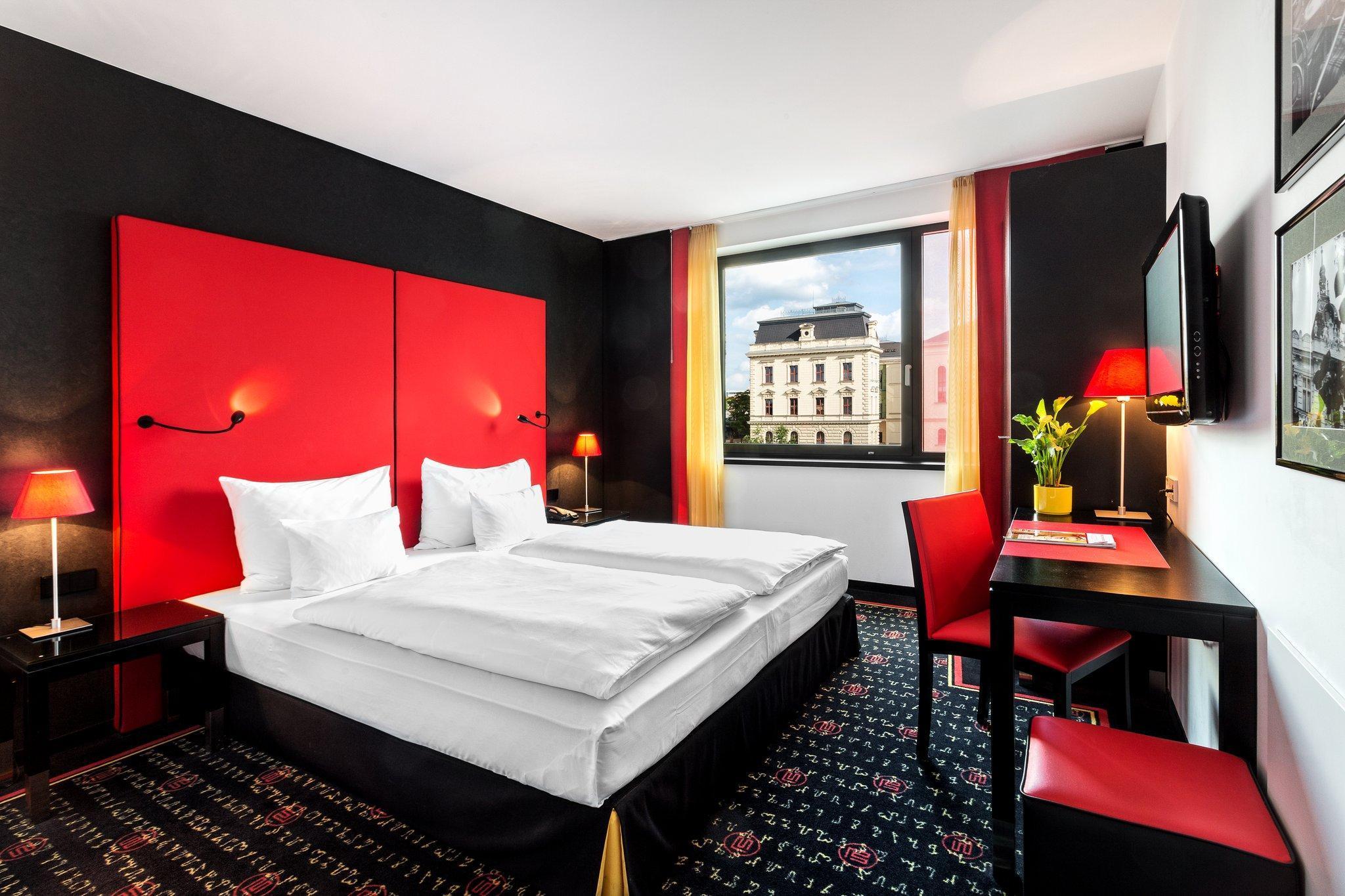 Vienna House Easy By Wyndham Pilsen Hotell Exteriör bild
