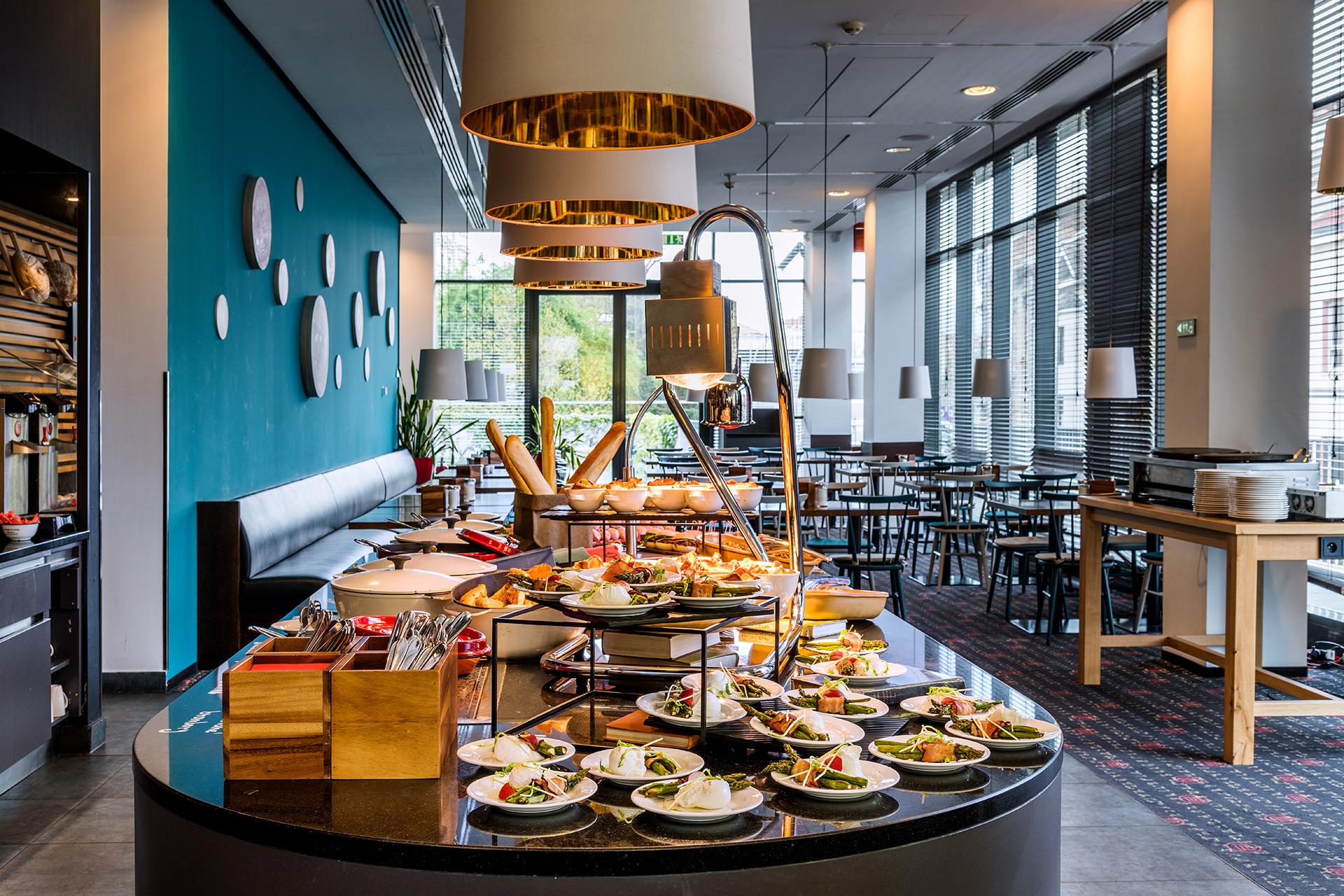 Vienna House Easy By Wyndham Pilsen Hotell Exteriör bild