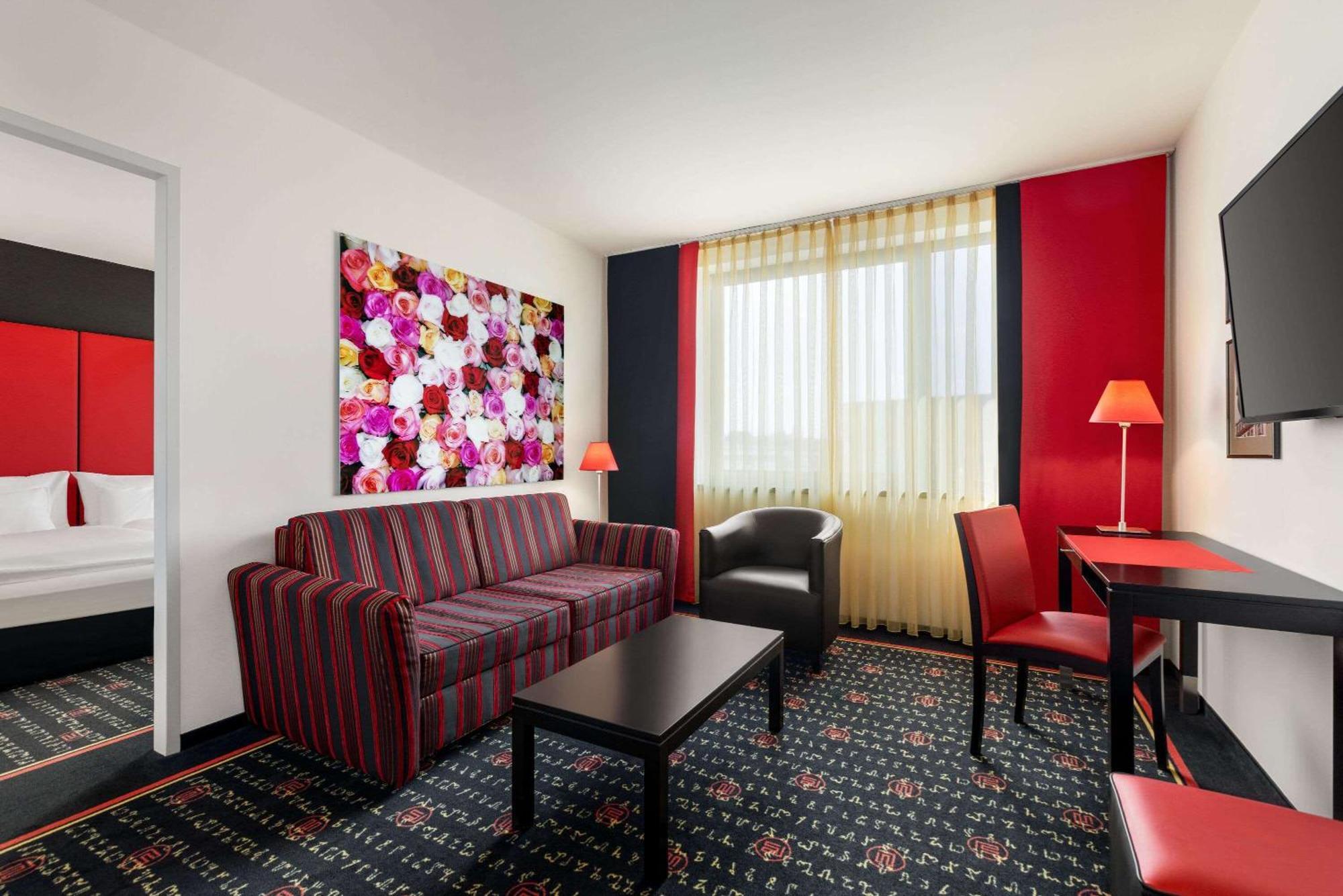Vienna House Easy By Wyndham Pilsen Hotell Exteriör bild