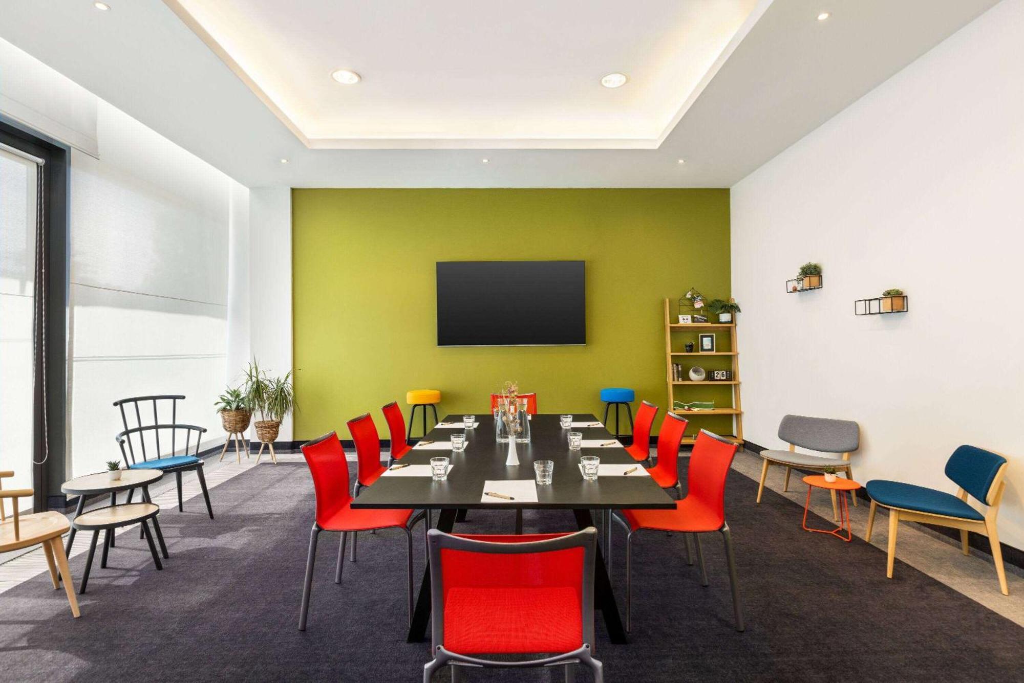 Vienna House Easy By Wyndham Pilsen Hotell Exteriör bild