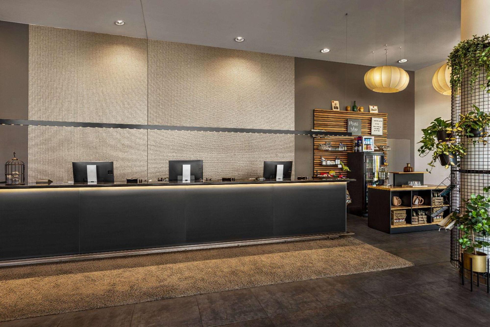 Vienna House Easy By Wyndham Pilsen Hotell Exteriör bild