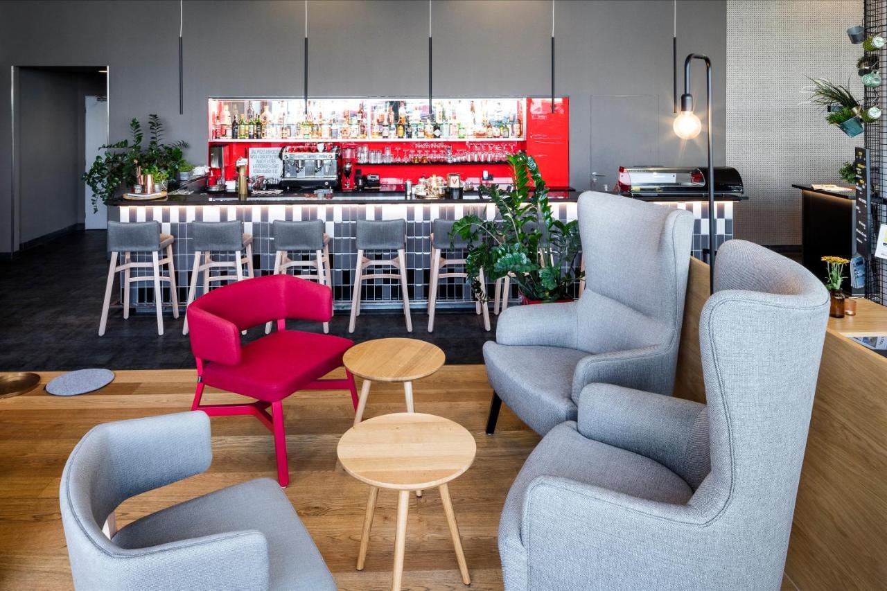 Vienna House Easy By Wyndham Pilsen Hotell Exteriör bild